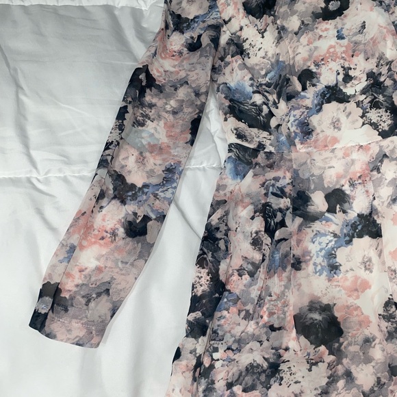 Like new, worn once, romper double lined. - Picture 4 of 5